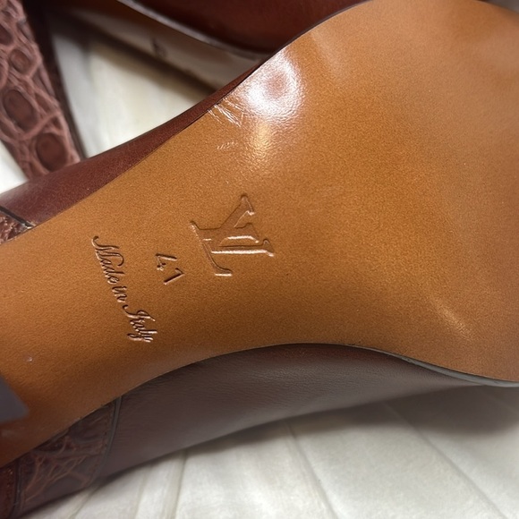 LOUIS VUITTON Crocodile Heels - Picture 12 of 12